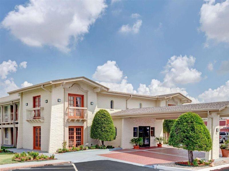 Travelodge By Wyndham North Richland Hills/Dallas/Ft Worth Екстер'єр фото