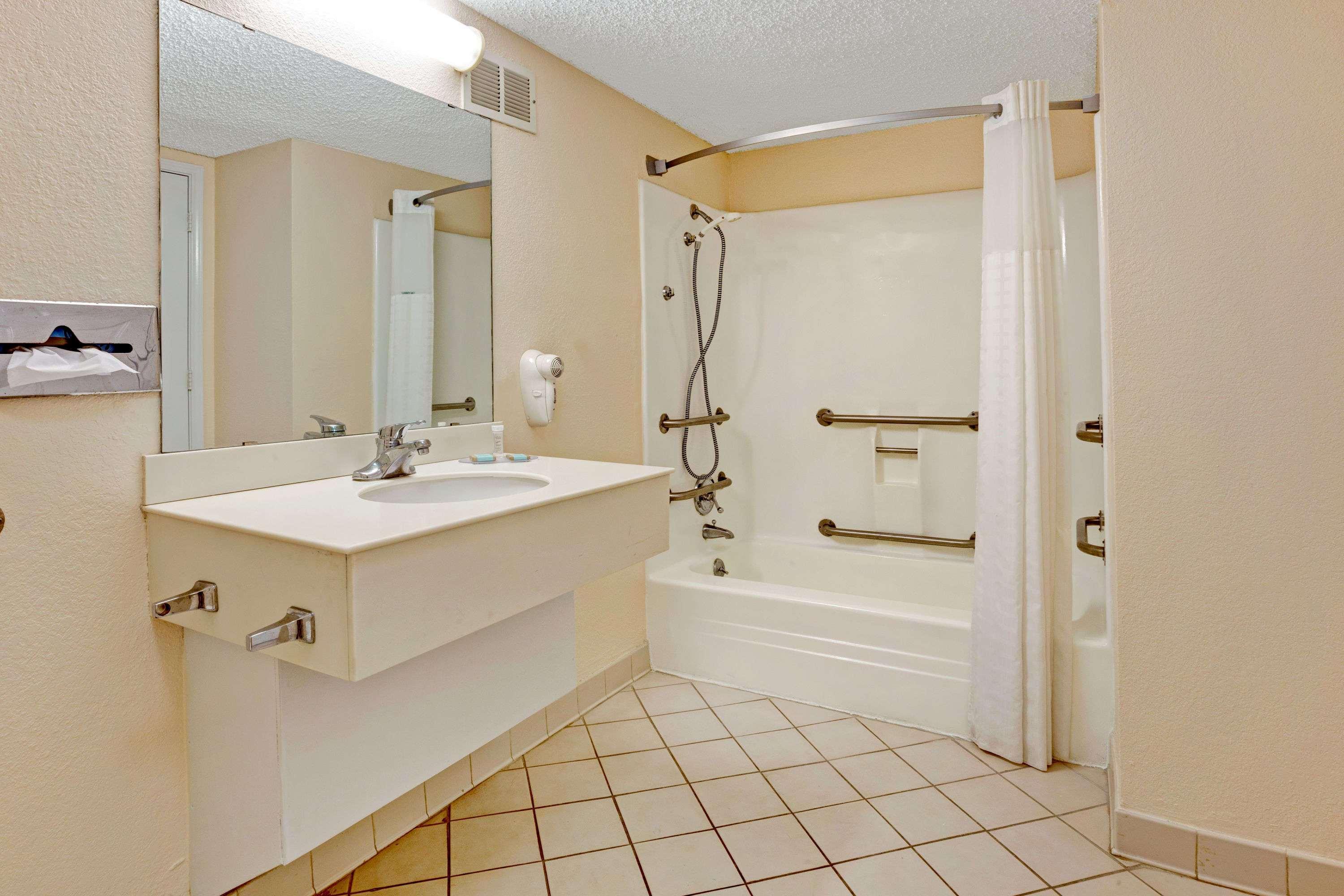 Travelodge By Wyndham North Richland Hills/Dallas/Ft Worth Екстер'єр фото